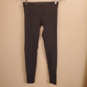 LULULEMON Black Wunder Unders SIZE 4